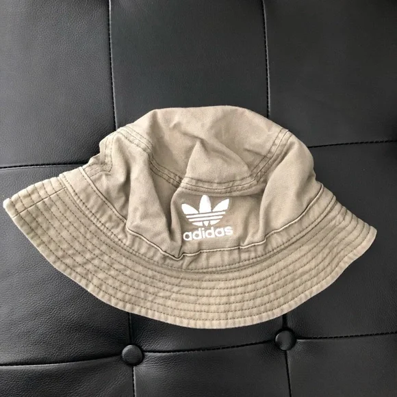 Adidas Cargo Green Bucket Hat - Picture 1 of 3